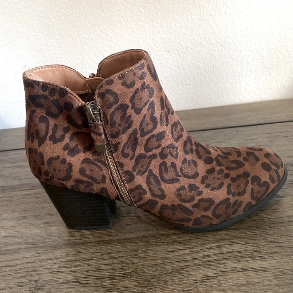 NIB [Style & Co.] Masrinaa Brown Leopard Ankle Block Heel Booties Women’s Sz 6 - Picture 10 of 14